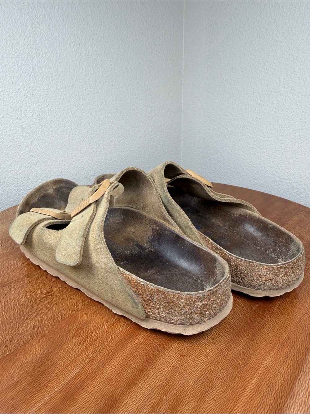 Birkenstock Arizona Sandals USED BEAT UP Size 39/8 Narrow Tan Suede Leather - Picture 8 of 13